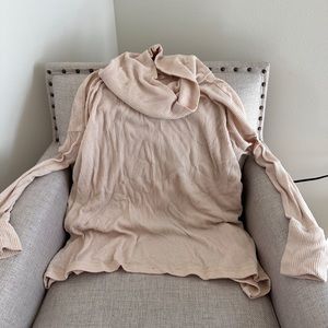 Free people cool neck cream sweater. Size medium.
